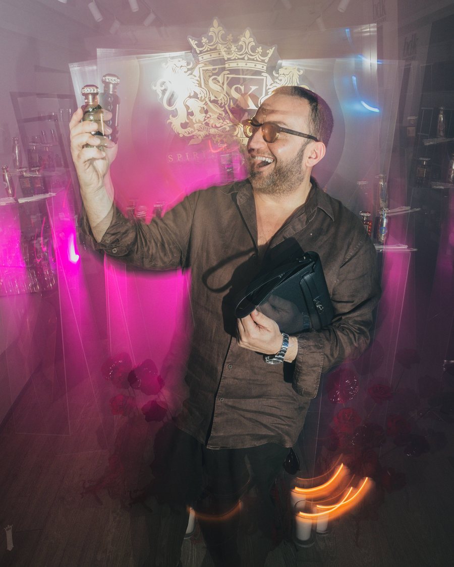 Luksi mbretëror mbërrin në Tiranë, Maison de Parfum