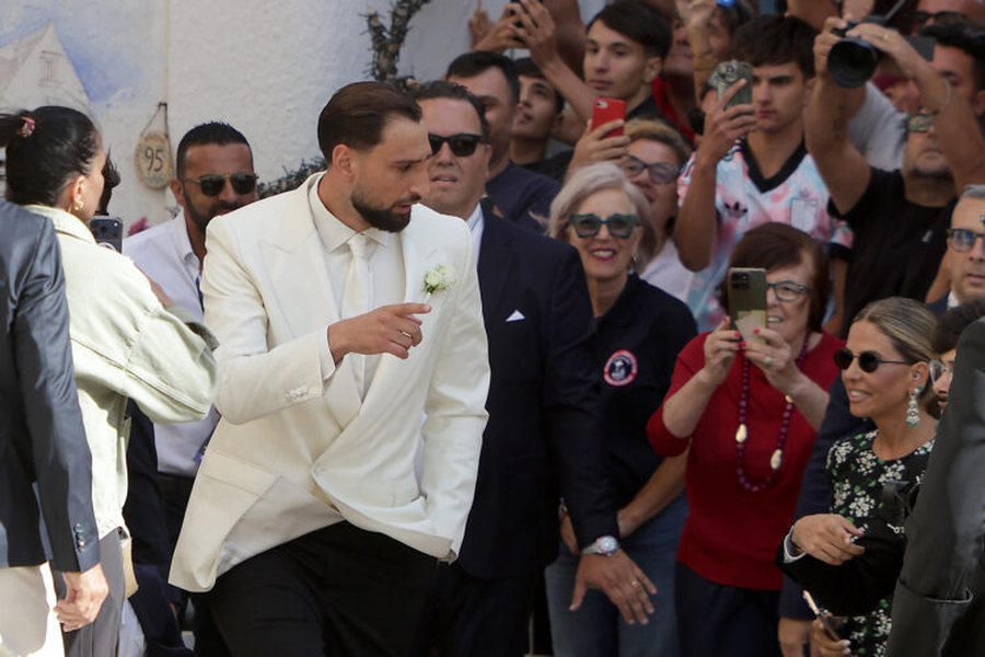 Gianluigi Donnarumma dhe Alessia Elefante kuror&euml;zojn&euml; dashurin&euml;,
