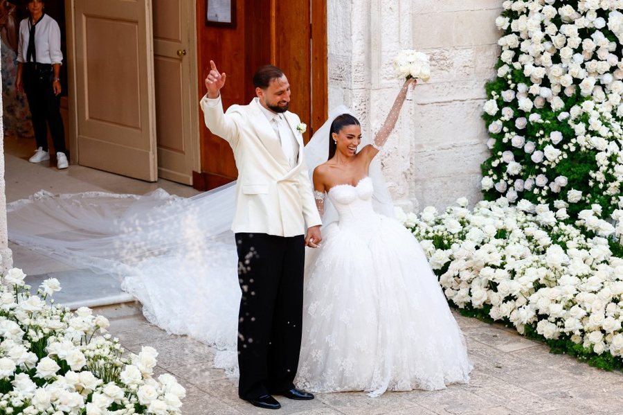 Gianluigi Donnarumma dhe Alessia Elefante kuror&euml;zojn&euml; dashurin&euml;,