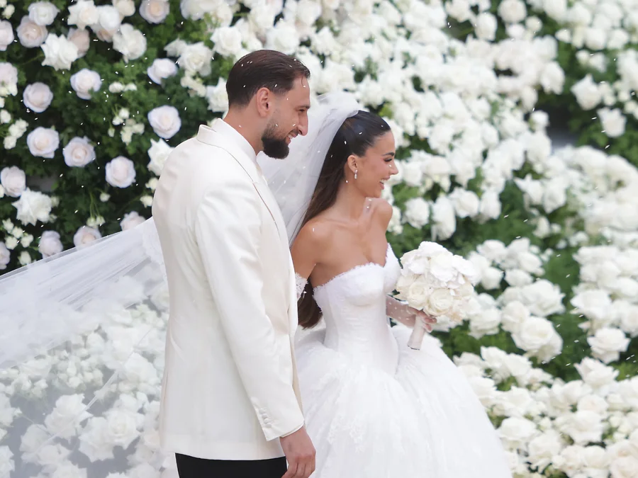 Gianluigi Donnarumma dhe Alessia Elefante kuror&euml;zojn&euml; dashurin&euml;,