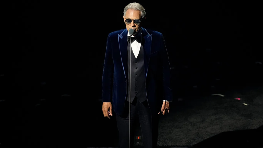 Andrea Bocelli feston 30-vjetorin e &ldquo;Romanza&rdquo; me nj&euml; koncert