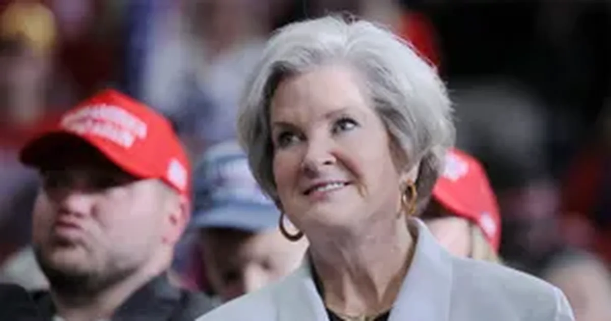Gruaja e parë në historinë e SHBA së e emëruar si shefe e kabinetit të presidentit amerikan  Kush është Susie Wiles që ndaloi Vuçiç të takohej me Trump