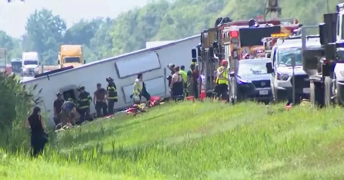 VIDEO  Autobusi turistik u aksidentua teksa po kthehej nga Niagara  mediat amerikane raportojnë katër viktima  mes tyre një fëmijë