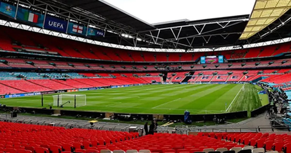  Euro 2028  do të fillojë në Cardiff me ndeshjen hapëse  ndërsa gjysmëfinalet dhe finalja do të luhen në stadiumin historik Wembley   