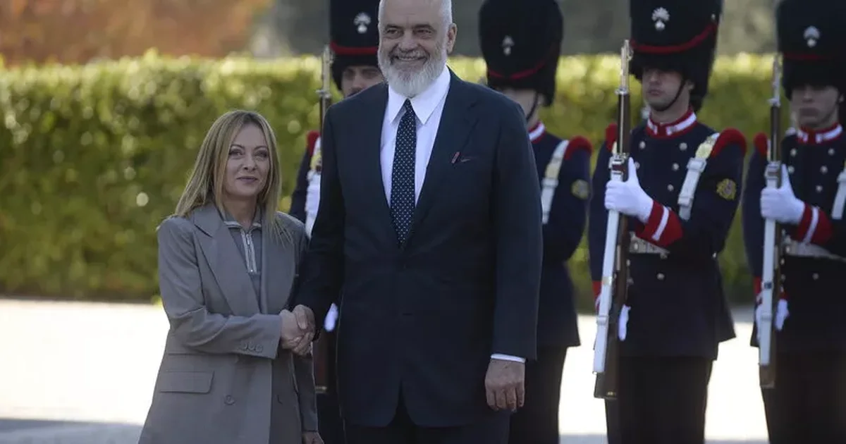 meloni-dhe-rama-se-bashku-gazeta-italiane-zbulon-prapaskenat-pse-italia-po-interesohet-per-korridorin-viii-qe-kalon-nga-shqiperia