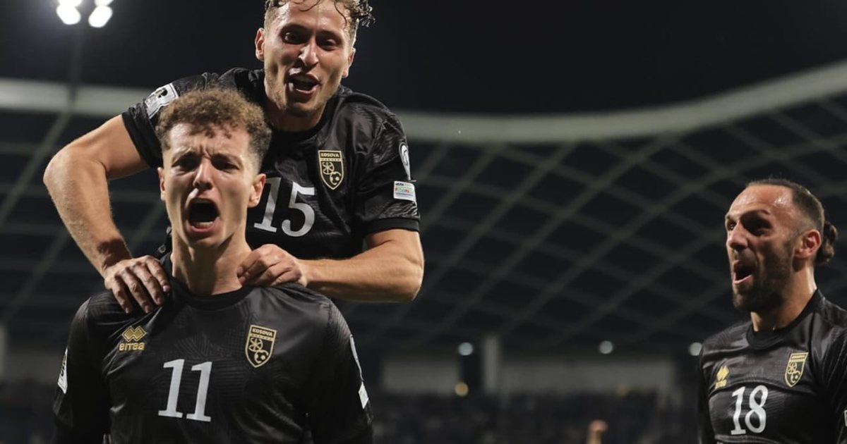 Shqiptarët festojnë dyfish     Tjetër mbrëmje historike  Kosova mund Slloveninë dhe i bashkohet Shqipërisë në play off in e Botërorit