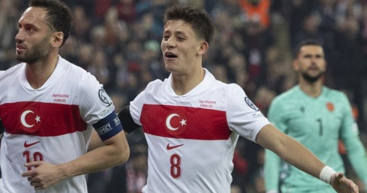 video-turqia-siguron-nje-vend-ne-play-off-dhe-enderron-nje-utopi-ndaj-spanjes