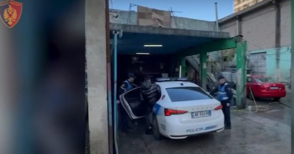 Shkarkonin ujëra të toksikuar nga solucionet e pastrimit në rrugë dhe në hapësira publike  nis hetimi për 15 administratorë lavazhesh në Tiranë