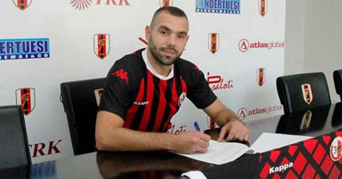  Operacioni fshesa  te Flamurtari  ndërpritet kontrata me mesfushorin Idriz Batha 