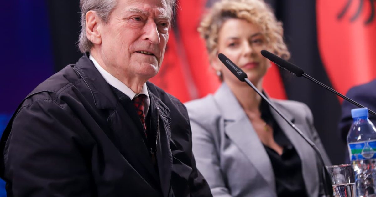  Asnjë zë nuk nxori  sepse çdo ndërtuesi i merrte kate pallatesh   Berisha  OSBE e akuzoi Ramën se ka 200 mln euro të fshehura në banka offshore