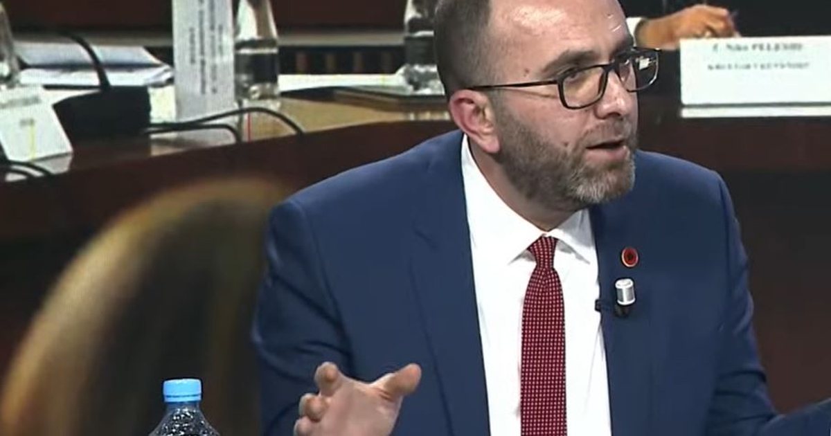  Ai kontrollonte SHISH  Mbrojtjen dhe policinë   Bardhi  Ergys Agasi ka shkarkuar nga detyra 3 ministra të brendshëm për shkak se nuk i pëlqenin