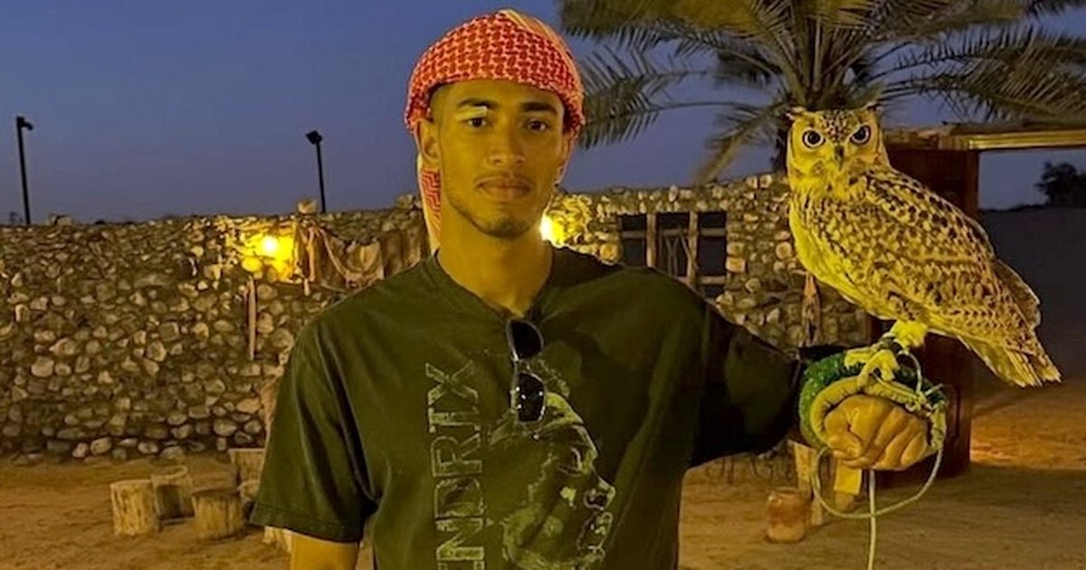 Jude Bellingham bëhet  sheik   po shijon pushimet e tij në Dubai dhe shëtitje me deve   