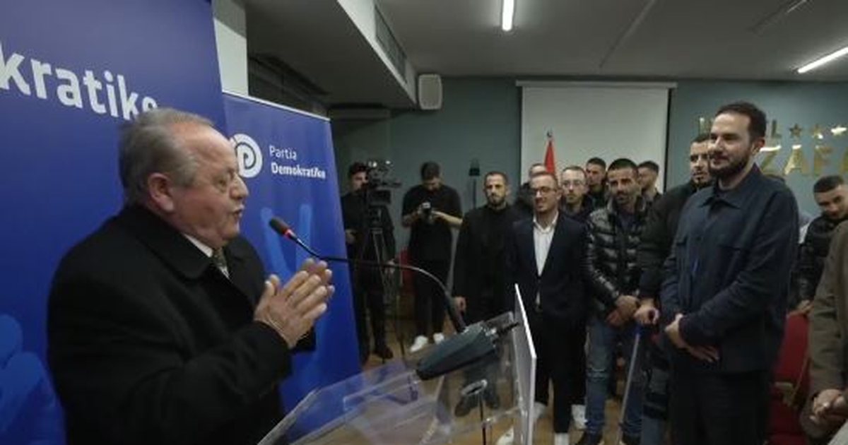  Erdha kur mora vesh që je ti   Qytetari Salianjit në Shkodër  S do vija për Berishën  as për Ramën  koha të dalin mënjanë