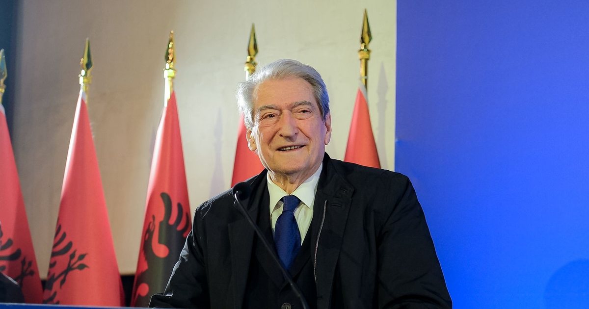  Ne triumfuam  jemi me mision vendimtar   Berisha nga Korça  Dëgjoni sirenat e alarmit që bien në Uashington për korrupsionin  Protesta e 22 dhjetorit nuk ndalet më