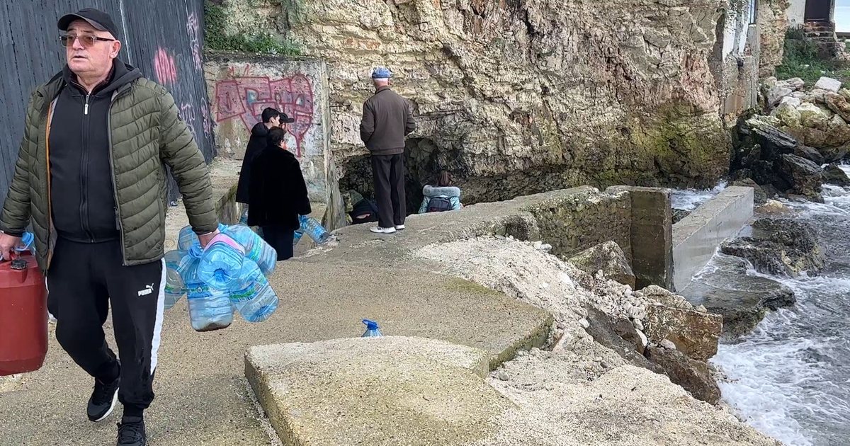 Vlora mbetet pa ujë prej 72 orësh  qytetarët furnizohen në zonën e Ujit të Ftohtë