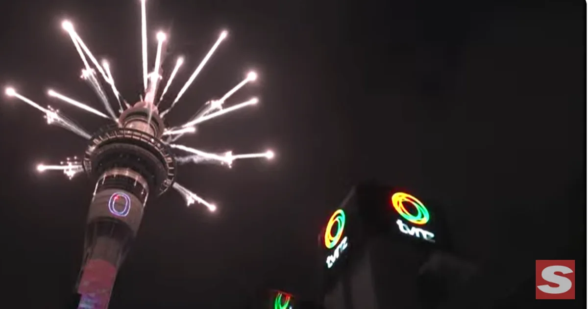 VIDEO  Nata e Vitit të Ri  Zelanda e Re feston vitin 2026 me një shfaqje spektakolare fishekzjarresh
