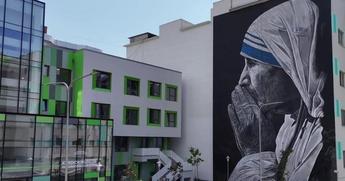 Denoncimi i pacientëve rreth mungesës së paisjeve  QSUT sqaron situatën tek Onkologjiku  Akseleratorët e Radioterapisë funksionojnë  janë në shërbim të pacientëve