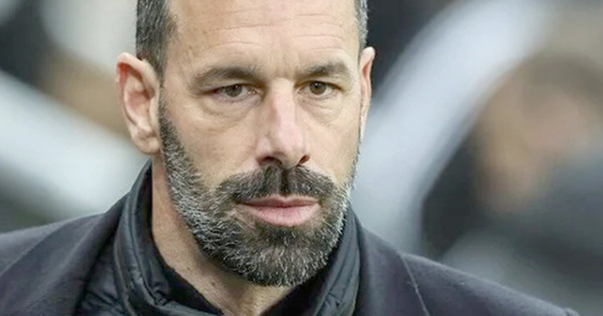 Ruud Van Nistelrooy rikthehet si ndihmës në stafin e ekipit kombëtar të Holandës