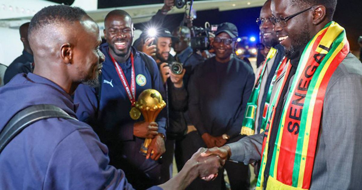 Lojtarët e Senegalit priten si heronj në Dakar pas fitores së Kupën e Afrikës 