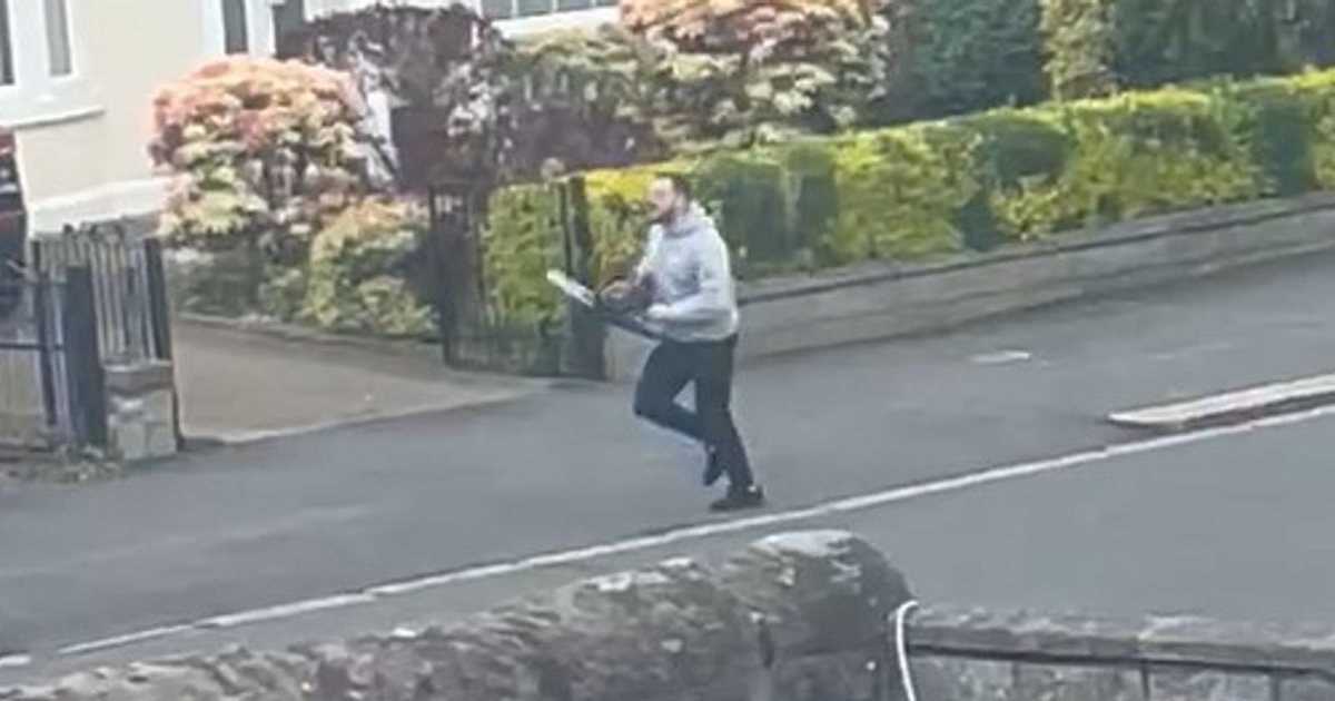 EMRI  Ndoqi policin me sharrë elektrike  32 vjeçari shqiptar shan gjykatësin pasi u dënua me 10 vite burg