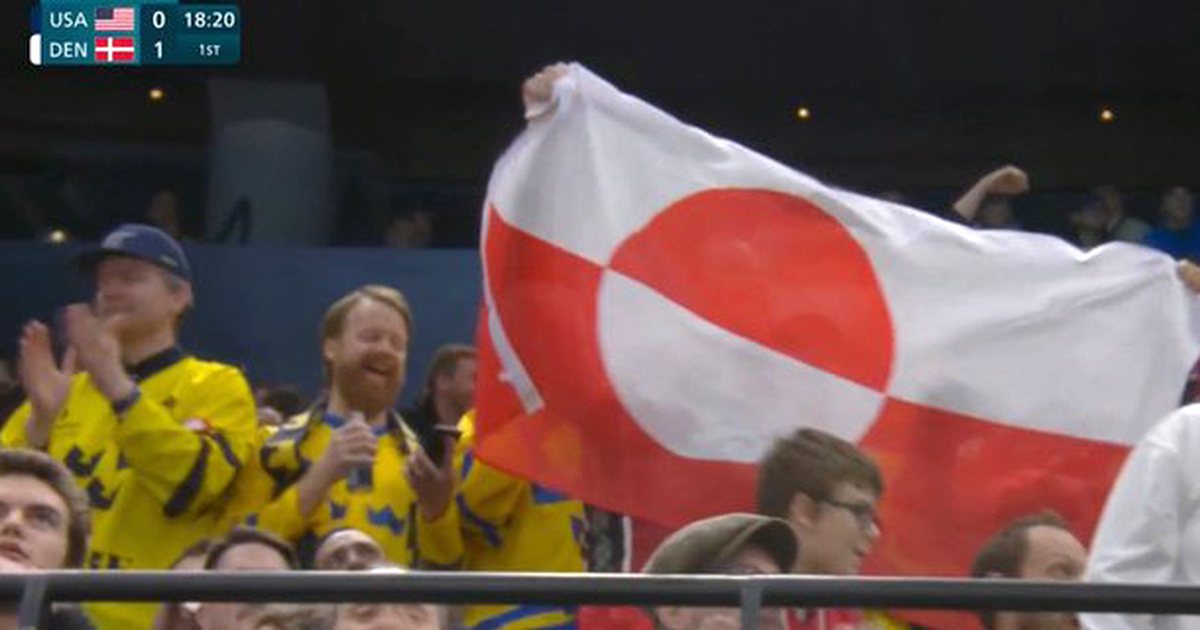 tifozet-valevisin-flamurin-e-groenlandes-ne-ndeshjen-e-hokejit-shba-danimarke