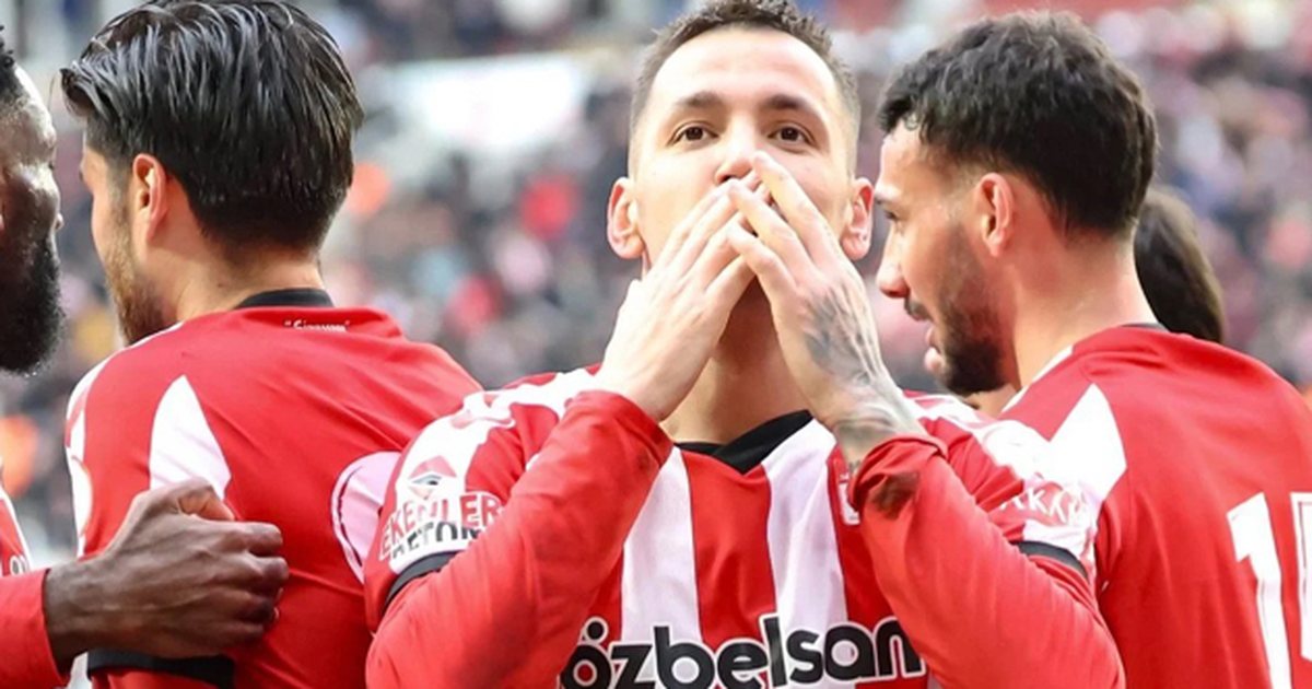 VIDEO  Rey Manaj vazhdon me zakonin  sulmuesi i Kombëtares shkëlqen në Turqi 