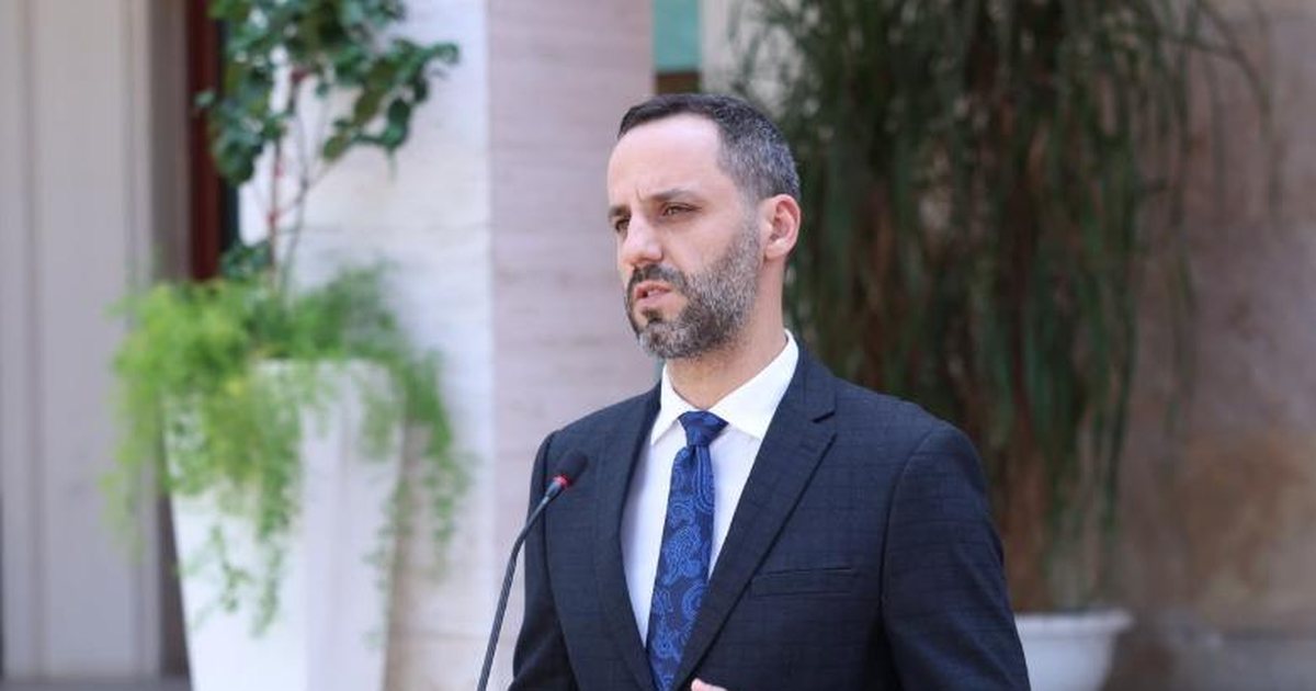 sjella-e-policise-shembullore-protestat-para-kuvendit-lamallari-te-intimidosh-deputetet-nuk-eshte-demokraci