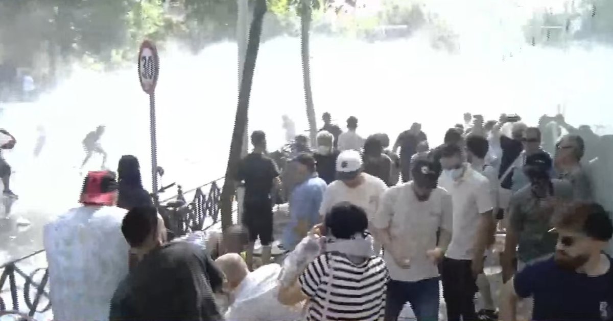 Protesta para Kuvendit  Shkon në 23 numri i të shoqëruarve nga policia