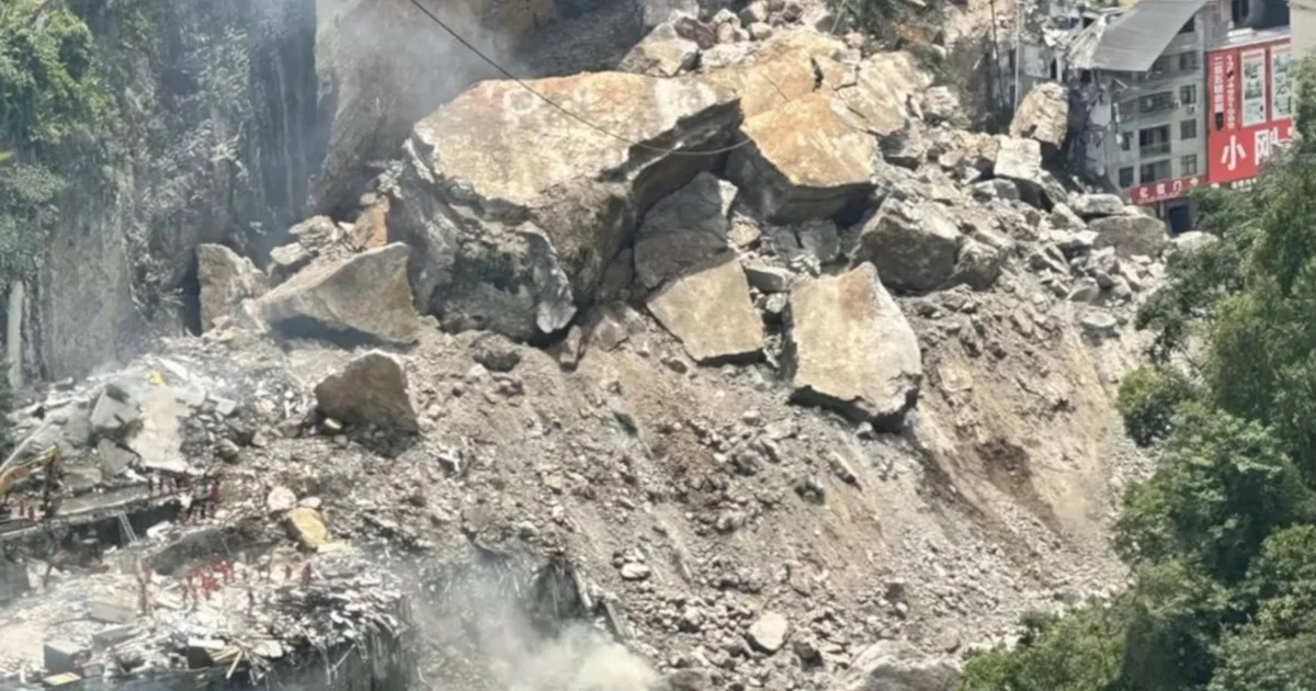 VIDEO  Rrëshqitja masive e dheut në Kinë shkakton 11 viktima  50 persona raportohen të zhdukur