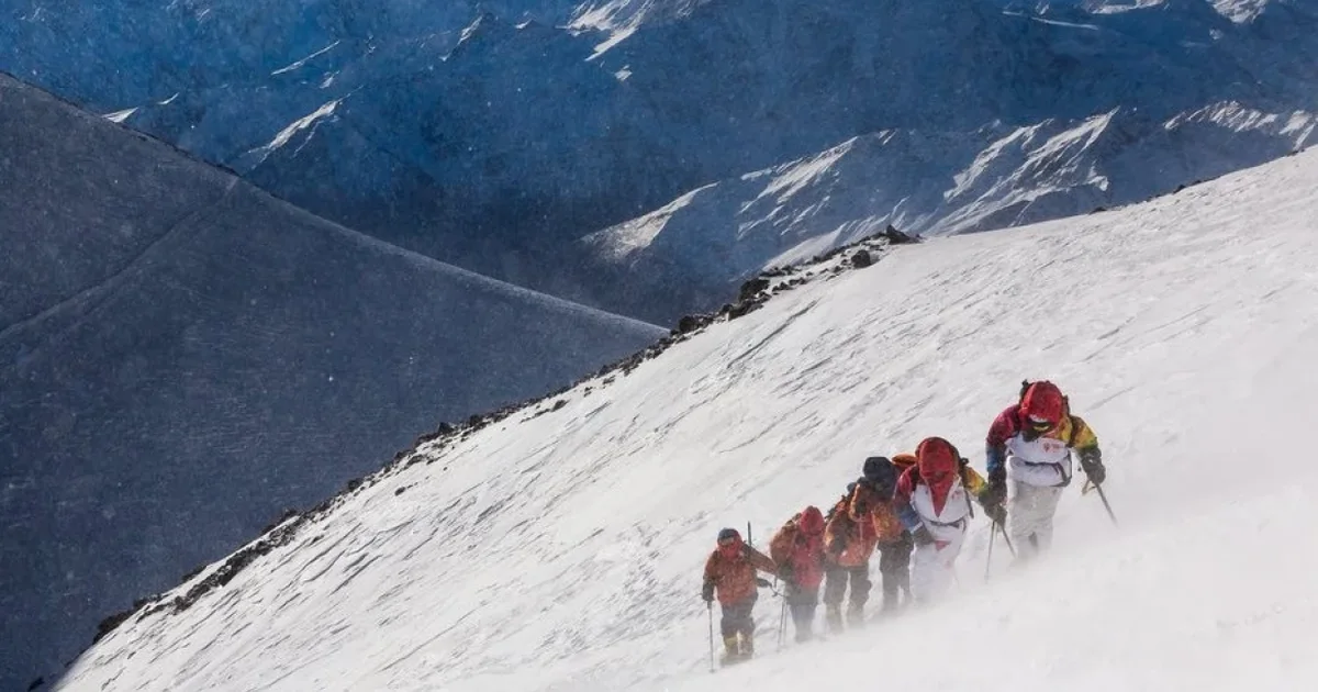 tragjedi-ne-rusi-u-bllokuan-ne-nje-stuhi-te-forte-humbin-jeten-pese-alpiniste-boshnjake-ne-malin-elbrus