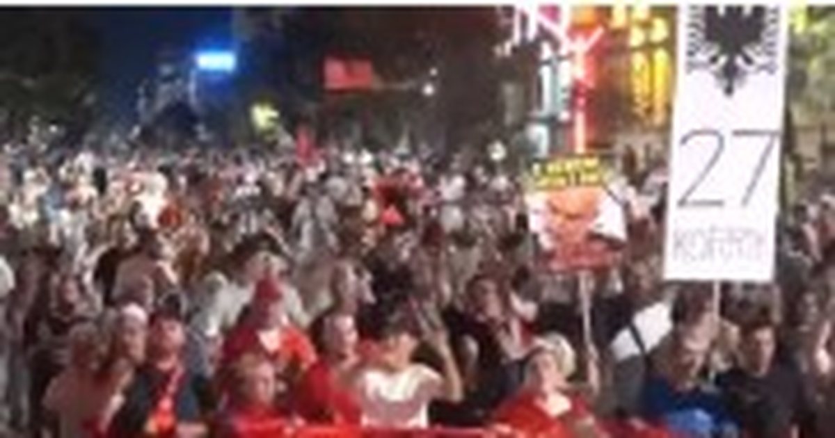  Nesër te Parlamenti    Mbyllet protesta 57 të kundër qeverisë  Shqipëria kërkon revolucion