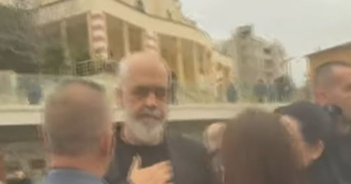 Zbardhen debatet mes Ramës dhe banorëve në bashkinë e Durrësit  Kryeministri  A je këtu apo jo  a më dëgjon  Qytetari  Pse ngre zërin