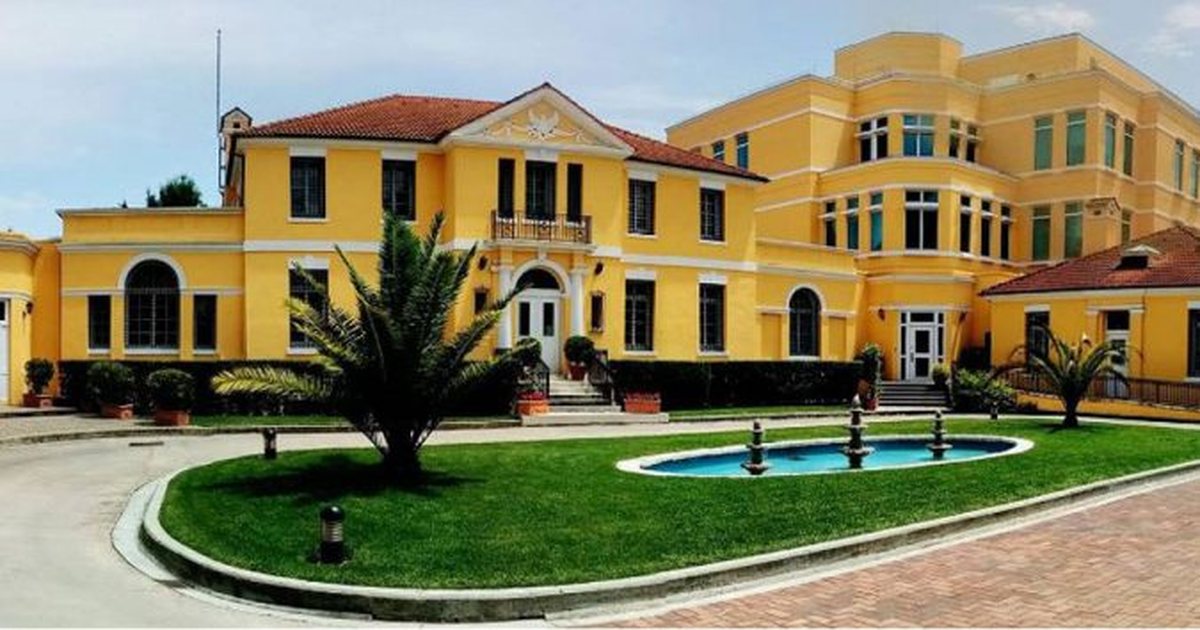  Ruajmë kufijtë e SHBA ve   ambasada amerikane në Tiranë ndan mesazhin e rëndësishëm për marrjen e vizave  Aplikimi refuzohet nëse 