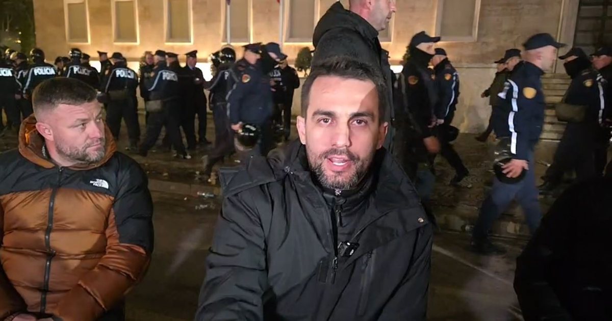  Duhet bashkim përtej flamujve politikë   Pas mbylljes së protestës së opozitës  Lapaj vendoset te Kryeministria  Rama nuk largohet me  turizëm protestash 