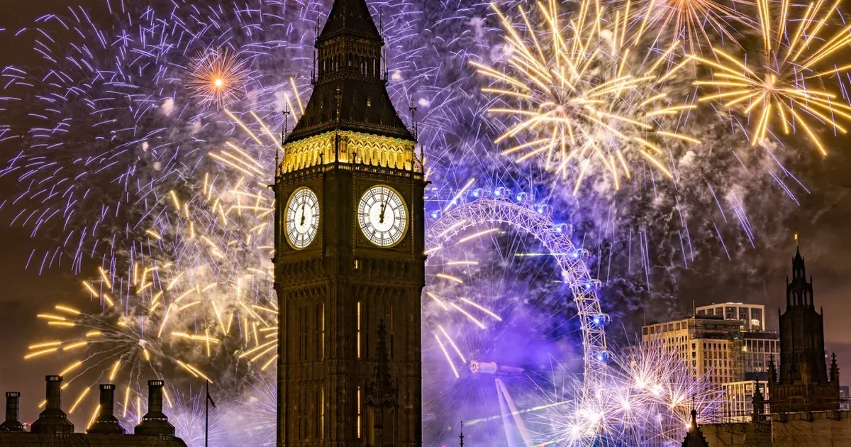 Spektakli i fishekzjarreve në 10 vende botës  Nga Sydney  Londra e New York  ja specifikat e festimeve kur akrepat shënojnë 00 00