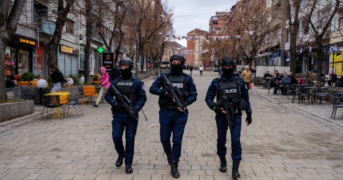 REL  Autoritetet e Kosovës nisin hetimin ndaj policit  por e mohojnë se u ushtrua dhunë kundër maturantit serb 