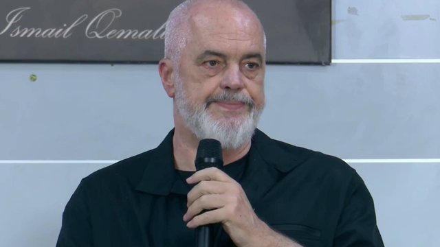 "Prona nuk &euml;sht&euml; kthyer"/ Rama p&euml;rplaset me banorin e