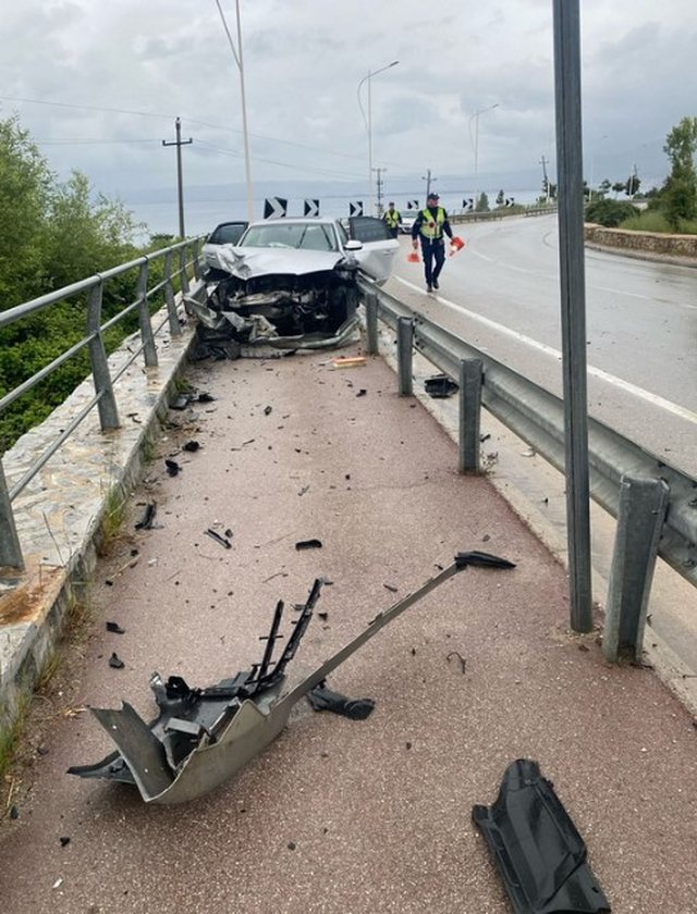 Aksident në aksin Lin- Pogradec/ Automjeti humb kontrollin dhe