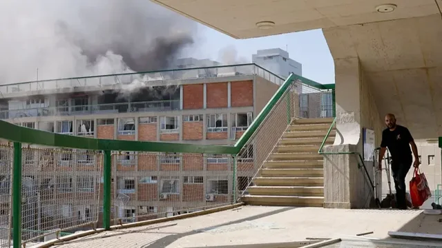 FOTO/ U godit nga raketat iraniane, re tymi ngrihen në një nga