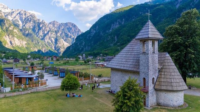 Kishte planifikuar vrasjen e Albin Kurtit/ Zbulohet pronari i kabinave në