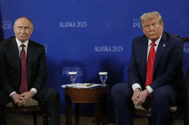 Trump dhe Putin nuk pranojnë pyetje, fillojnë takimin e tyre