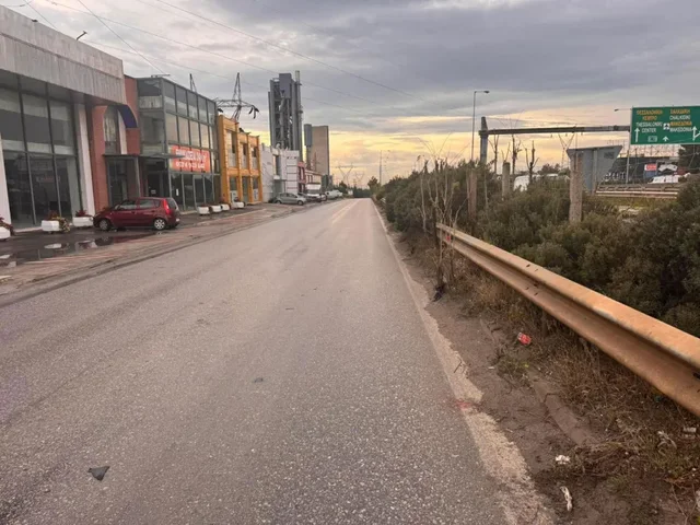 Aksidenti i rëndë në Greqi! Kamioni përplas çiftin