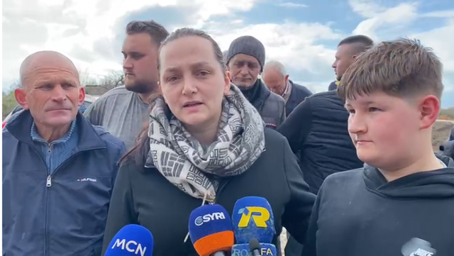 Protesta në Baks-Rrjoll / 80 familje në protestë! Banorja: