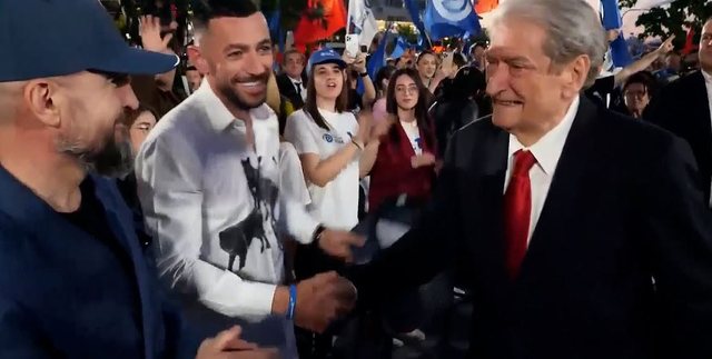 "E ardhmja nuk pret"! Reperi Arkimed Lushaj i futet politik&euml;s,