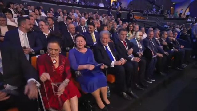 VIDEO/ Kuvendi Komb&euml;tar i PD nis punimet, Berisha krah bashk&euml;shortes,