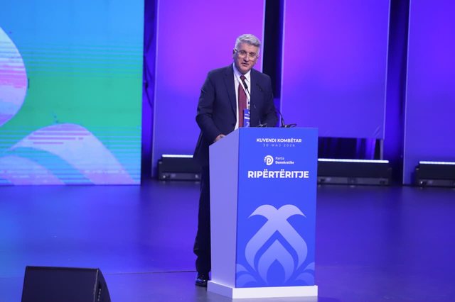 Gjekmarkaj: Shqip&euml;ria po p&euml;rjeton nj&euml; kriz&euml; m&euml; t&euml;