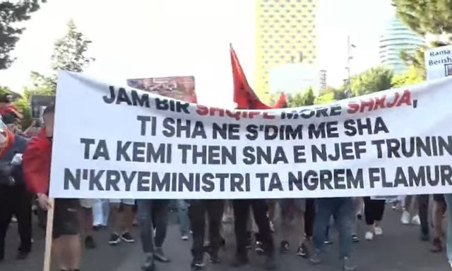 "Dor&euml;heqje"/ Qytetar&euml;t zbresin s&euml;rish n&euml; shesh,