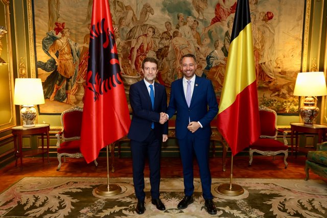 Ministri Hoxha takim me z&euml;vend&euml;skryeministrin e Belgjik&euml;s!