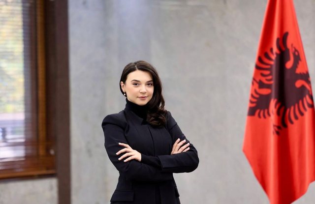 Miriam Shyti largohet nga detyra e z&euml;vend&euml;sministres p&euml;r