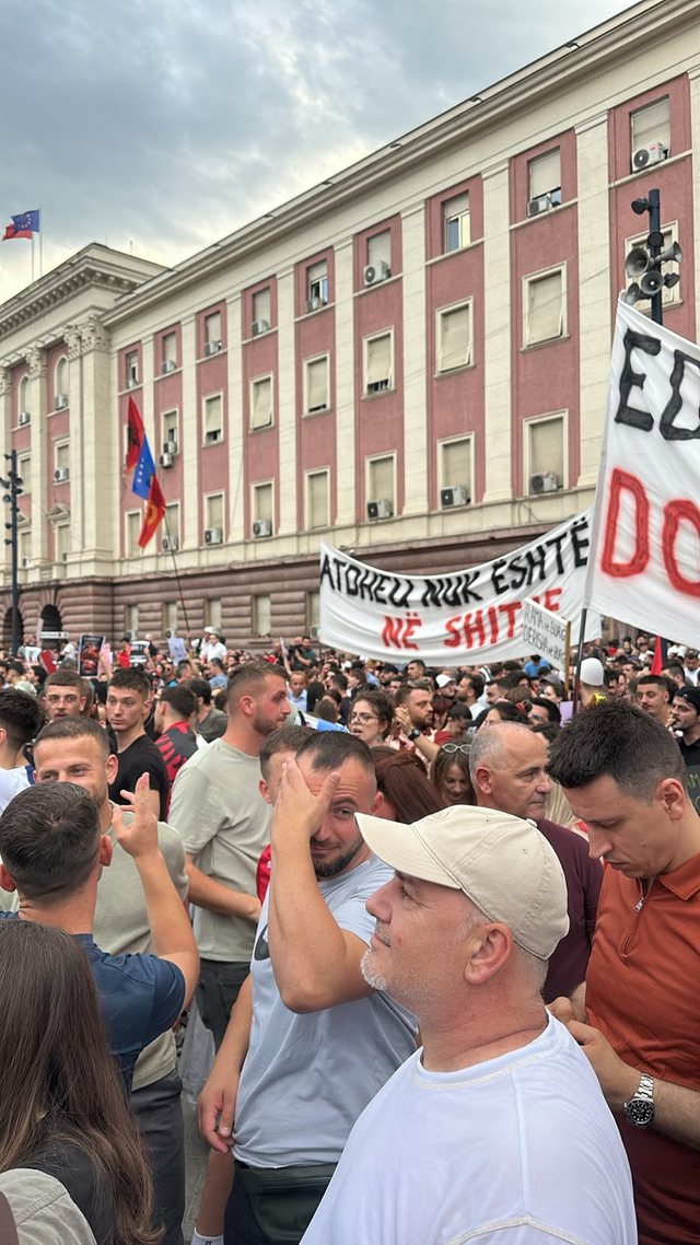 PAMJET/ Qytetar&euml;t nj&euml;z&euml;ri para Kryeministris&euml;:&nbsp;Rama